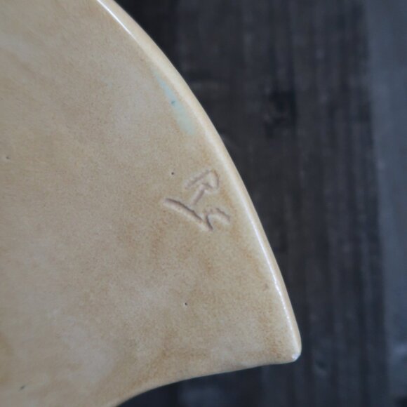 Vintage Ceramic Tear Drop Box with Lid Trinket Box Urn Jewelry Beige - Picture 7 of 10